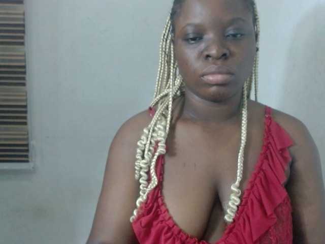 le modèle Pussyxsweet est en webcam porno dans un show sur le site bongacams, il possède les tags suivants: Ebony,Blonde,Trimmed
