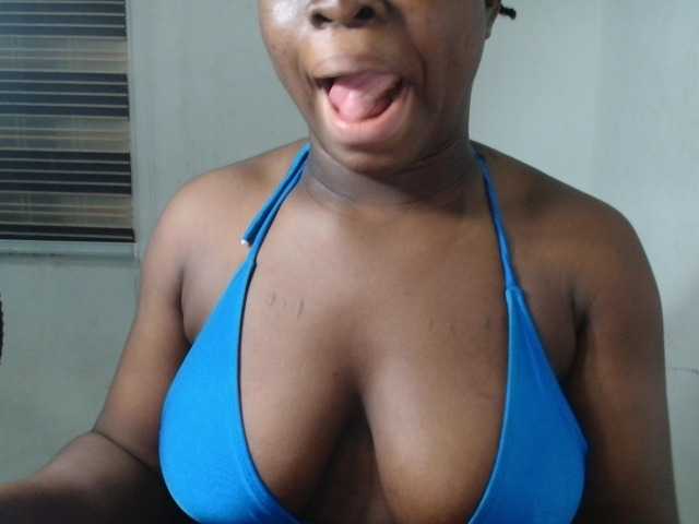 Pussyxsweet live cam on BongaCams