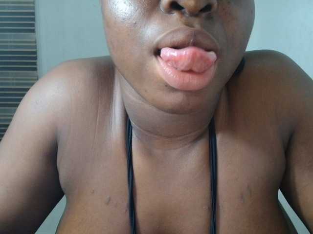 Pussyxsweet live cam on BongaCams