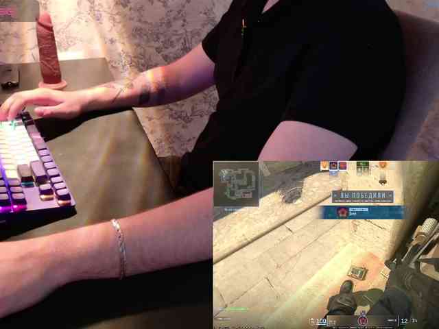 Blonde-mur Live Webcam on BongaCams