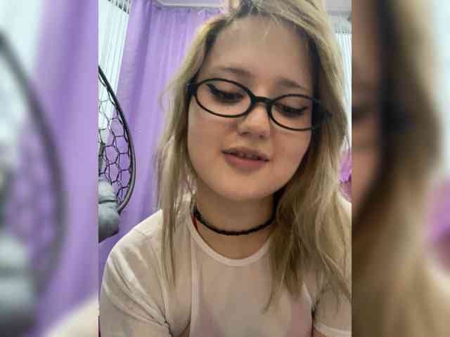 Blonde-mur webcam