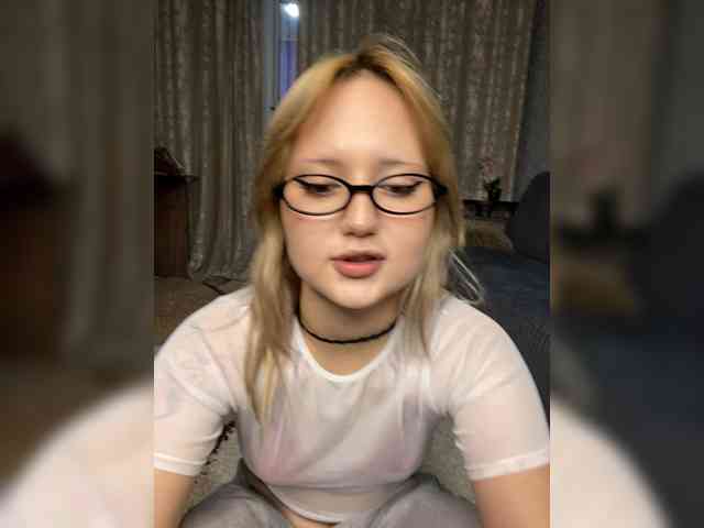 Blonde-mur webcam