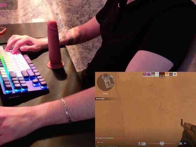 Blonde-mur Live Webcam on BongaCams