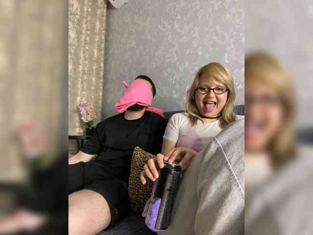 Blonde-mur webcam
