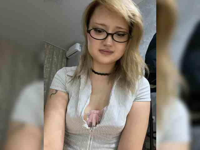 Blonde-mur webcam