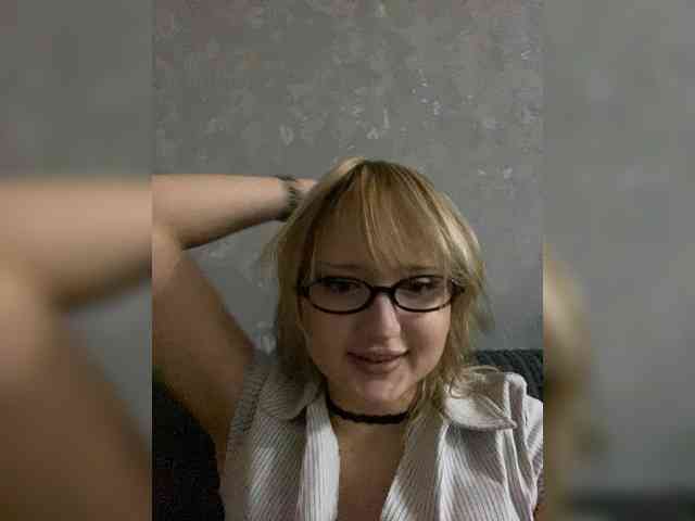 Blonde-mur webcam