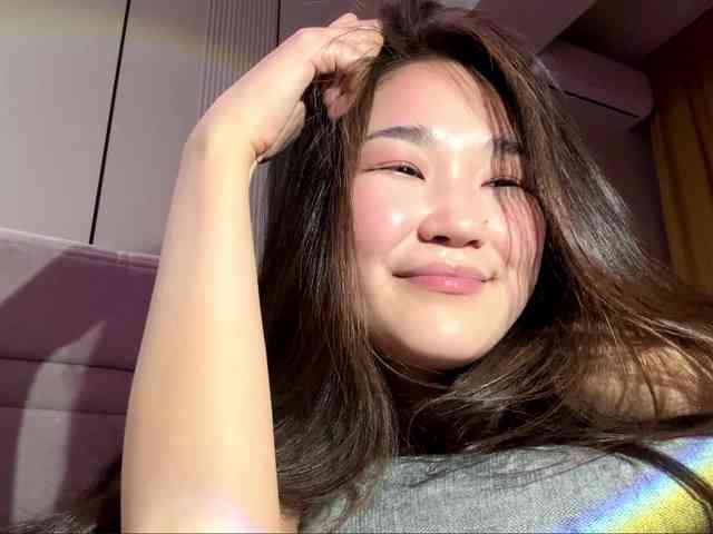 very-hot-japanese-girl webcam