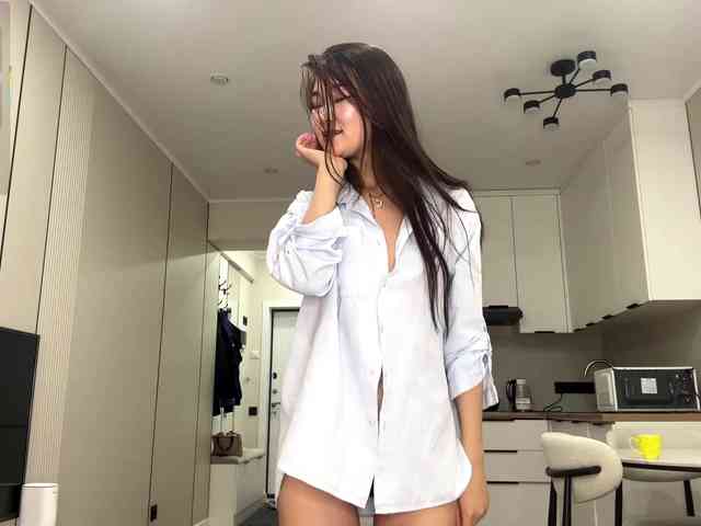 very-hot-japanese-girl webcam