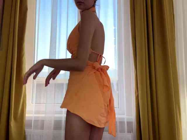 Model: very-hot-japanese-girl