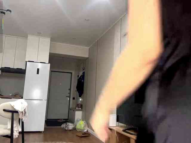 Model: very-hot-japanese-girl
