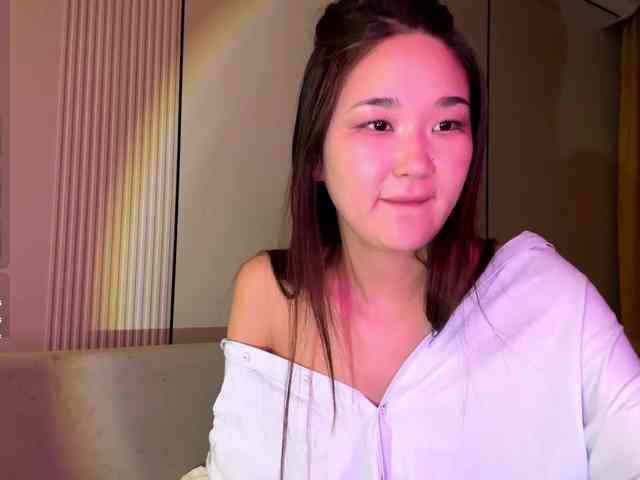 very-hot-japanese-girl webcam