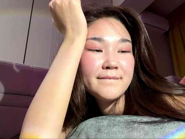 very-hot-japanese-girl webcam