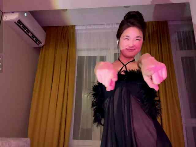 very-hot-japanese-girl webcam