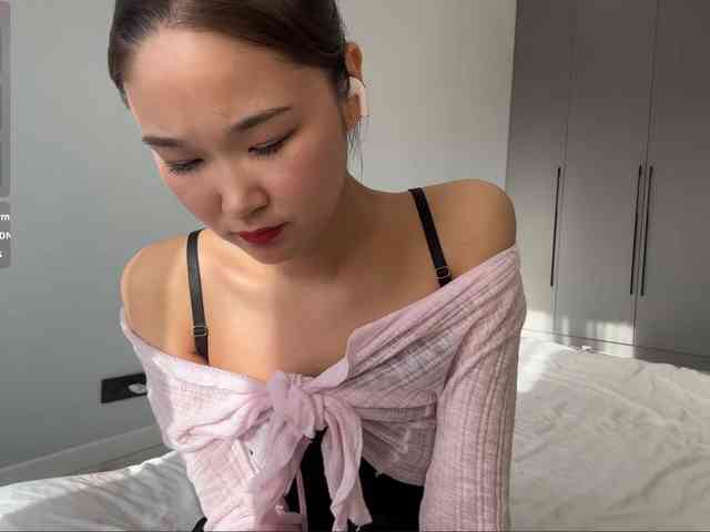 very-hot-japanese-girl webcam