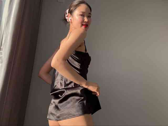 very-hot-japanese-girl webcam