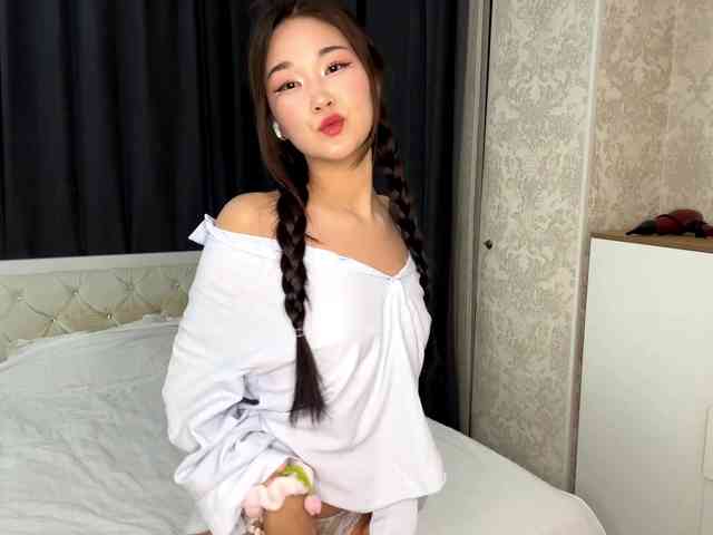 very-hot-japanese-girl webcam