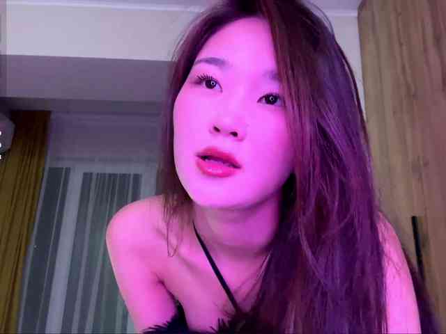 Model: very-hot-japanese-girl