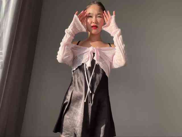 very-hot-japanese-girl webcam