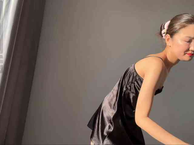 very-hot-japanese-girl webcam