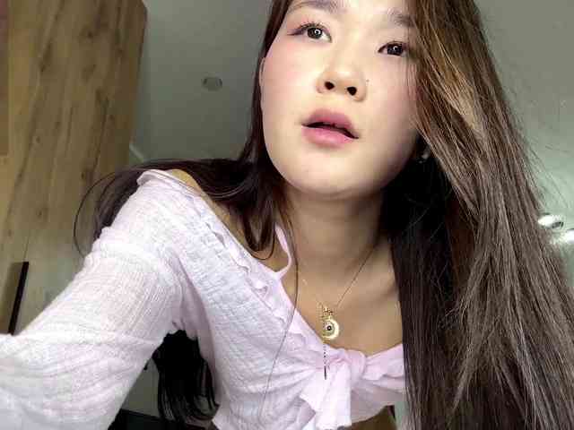 very-hot-japanese-girl