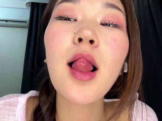 very-hot-japanese-girl webcam