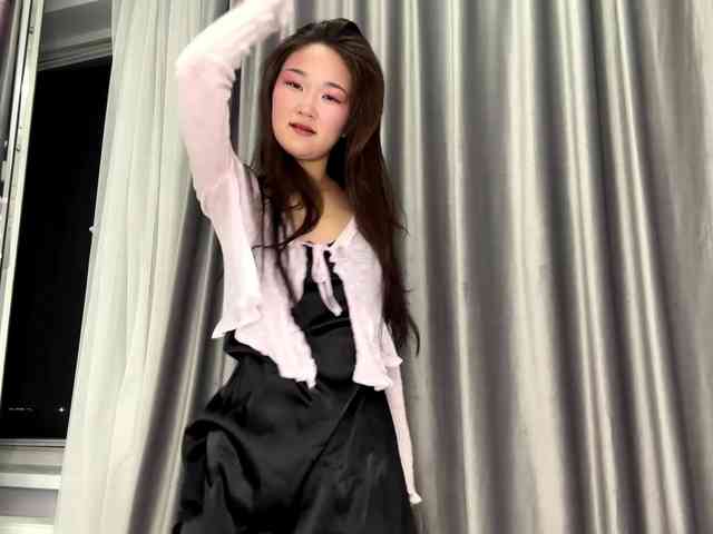 very-hot-japanese-girl