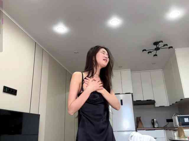 very-hot-japanese-girl webcam