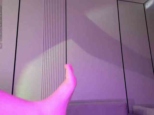 very-hot-japanese-girl webcam