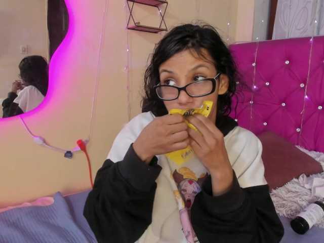 DaliaKhemu live webcam show