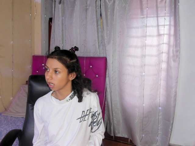 DaliaKhemu live webcam show