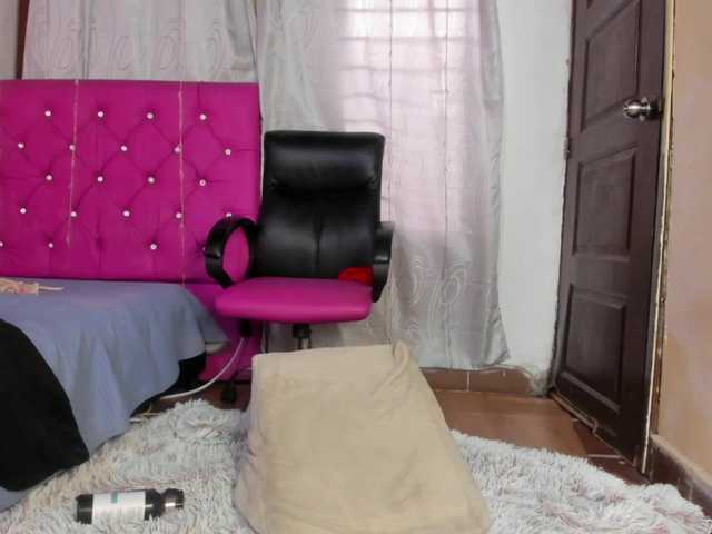 DaliaKhemu live cam on BongaCams