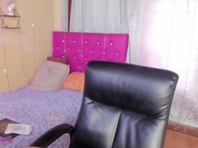 DaliaKhemu live cam on BongaCams