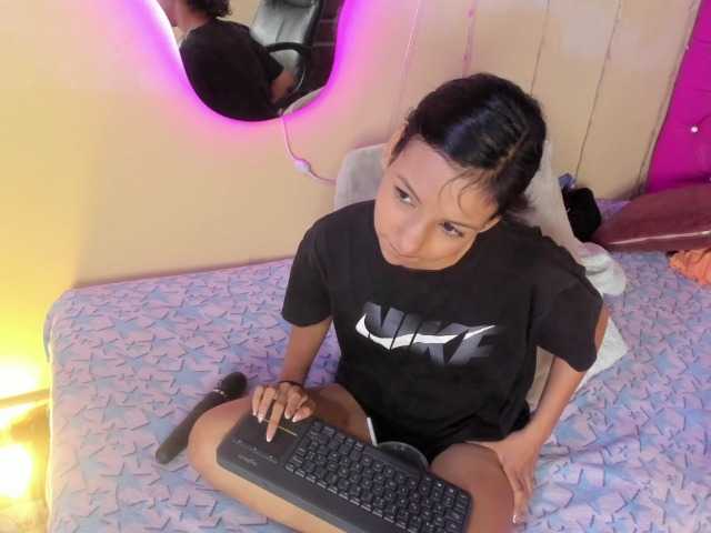DaliaKhemu live cam on BongaCams