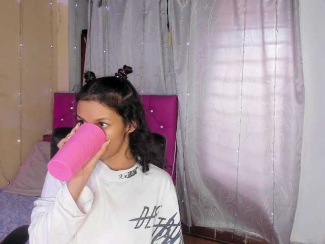 DaliaKhemu live webcam show