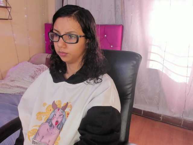 DaliaKhemu live cam on BongaCams