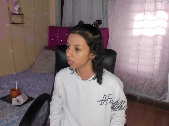 DaliaKhemu live cam on BongaCams