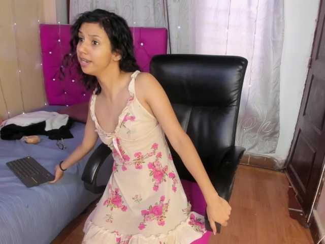 DaliaKhemu live webcam show