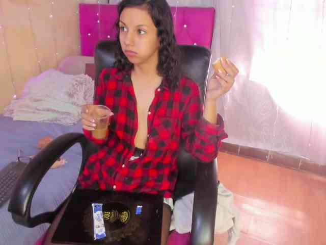 DaliaKhemu webcam