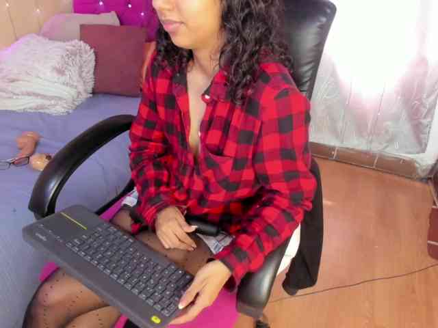 DaliaKhemu webcam