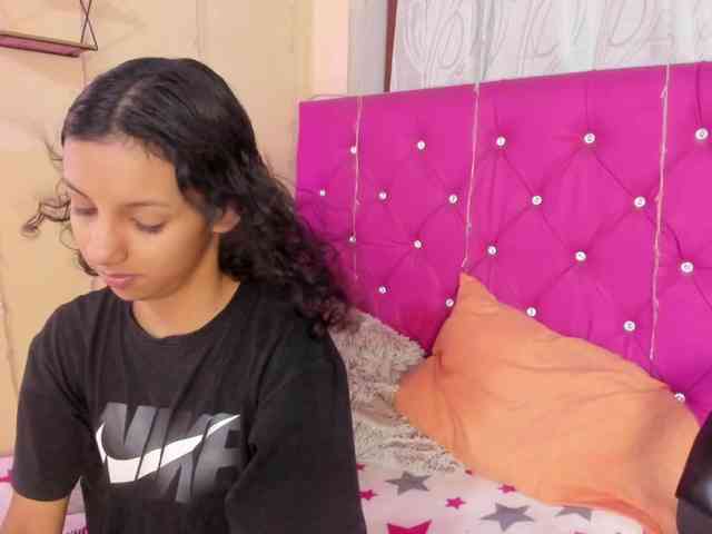 DaliaKhemu webcam