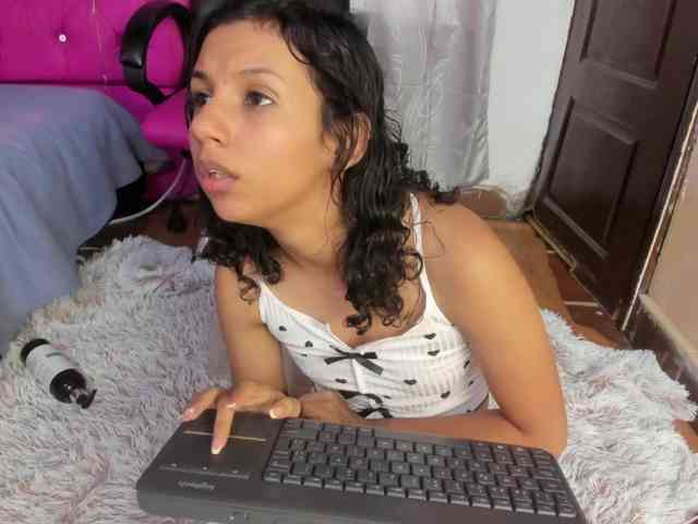 DaliaKhemu webcam