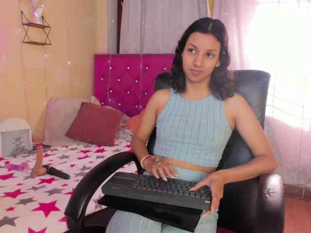 DaliaKhemu webcam