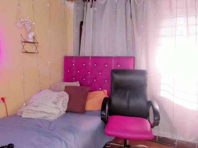 DaliaKhemu webcam