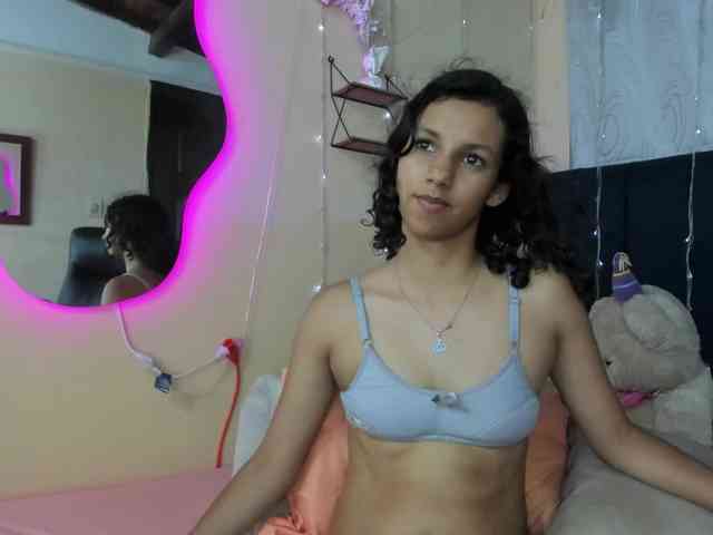 DaliaKhemu webcam