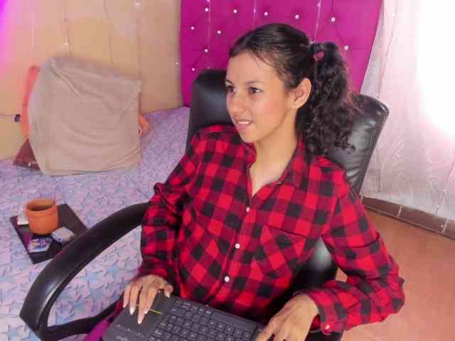 DaliaKhemu webcam