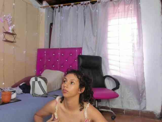 DaliaKhemu webcam
