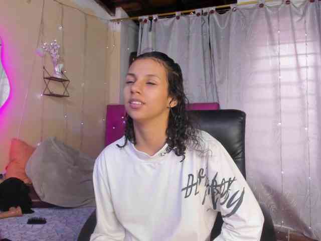 DaliaKhemu webcam