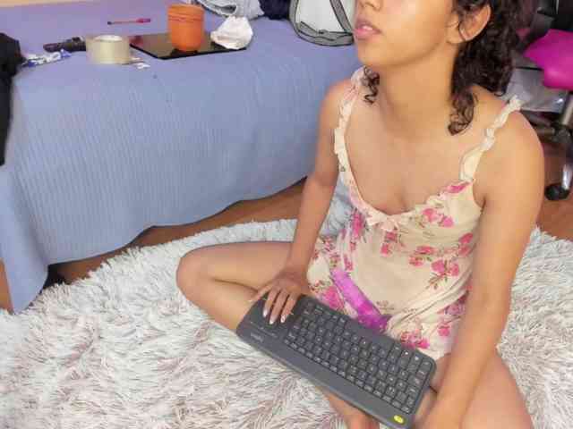 DaliaKhemu webcam