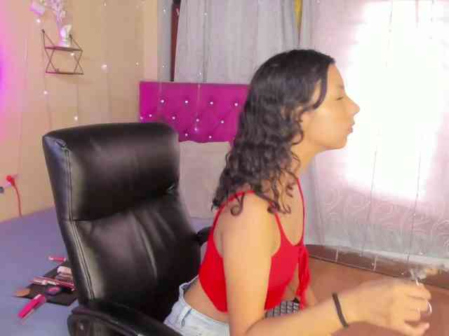 DaliaKhemu Live Webcam on BongaCams