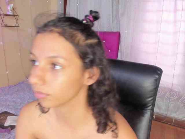 DaliaKhemu webcam